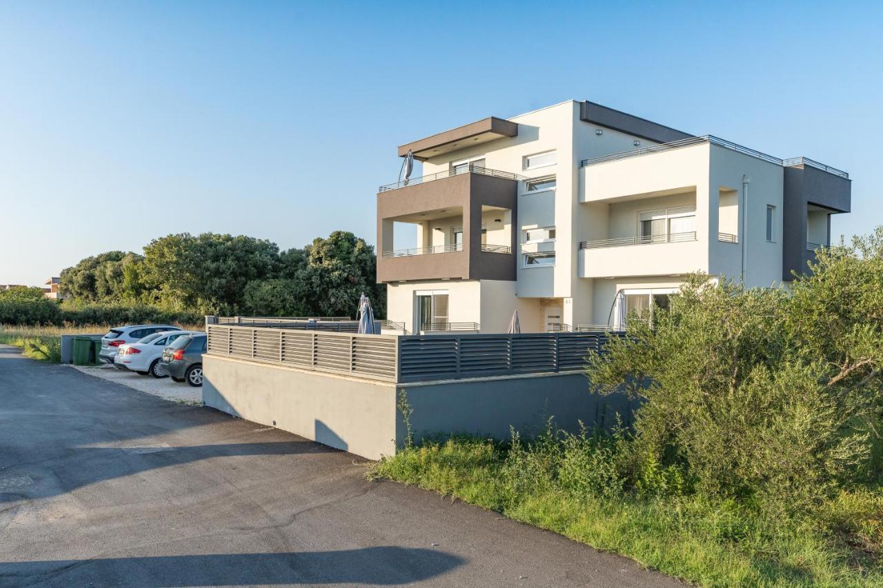 Apartments Evita ビビニェ エクステリア 写真