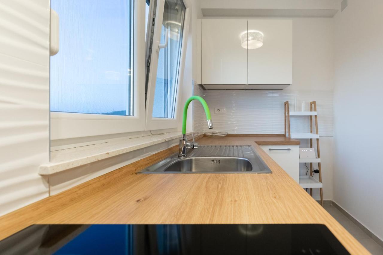 Apartments Evita ビビニェ エクステリア 写真