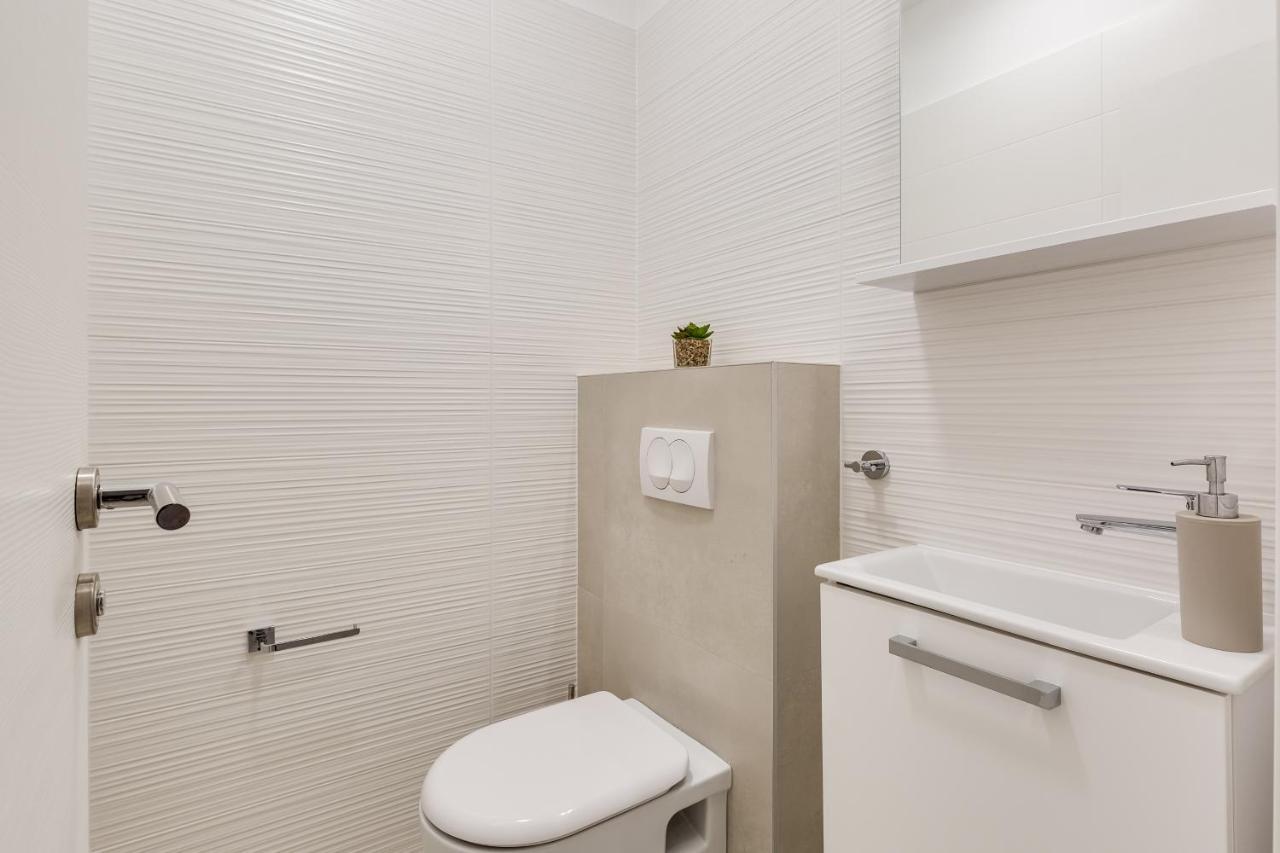 Apartments Evita ビビニェ エクステリア 写真
